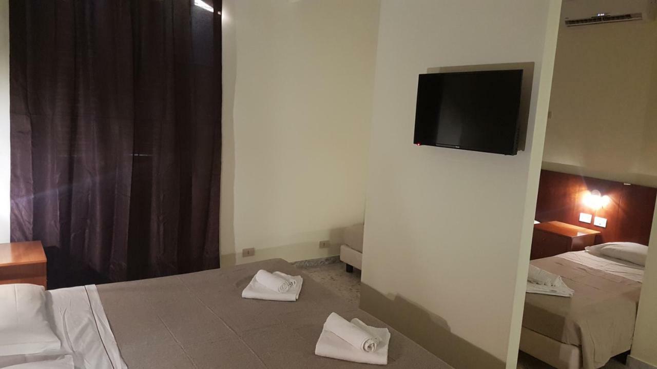 Domus Ferraro Hotel Rome Exterior photo