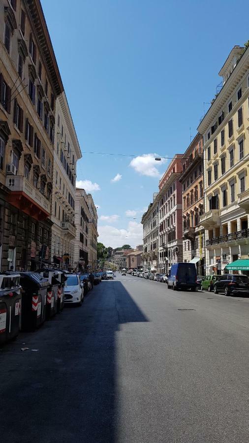 Domus Ferraro Hotel Rome Exterior photo