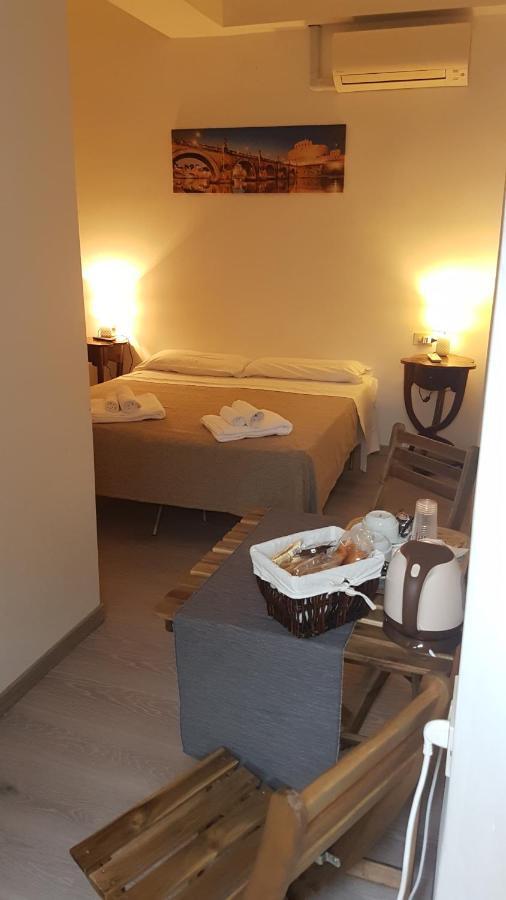Domus Ferraro Hotel Rome Exterior photo
