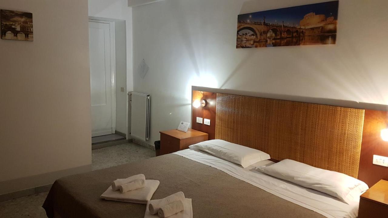 Domus Ferraro Hotel Rome Exterior photo